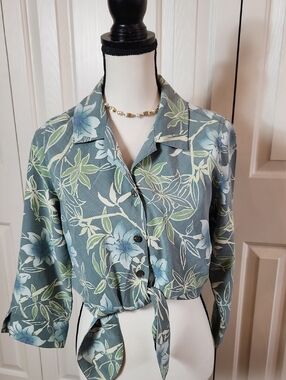 Tommy Bahama Green Floral Tie-Front Button Down Shirt, Med